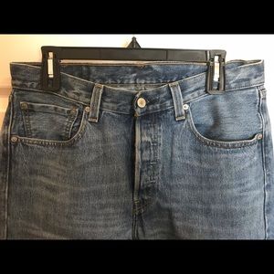 Levi’s 501 32x30 Light Wash Regular Fit Jeans